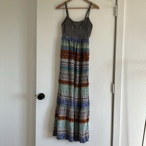 Anthropologie Maxi Dress – Flowy & Adjustable for Summer